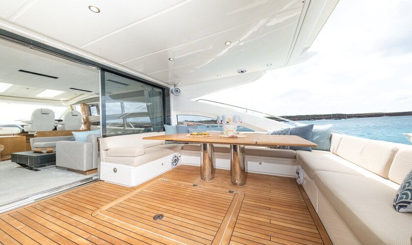(2015) Princess V72 – BLISS