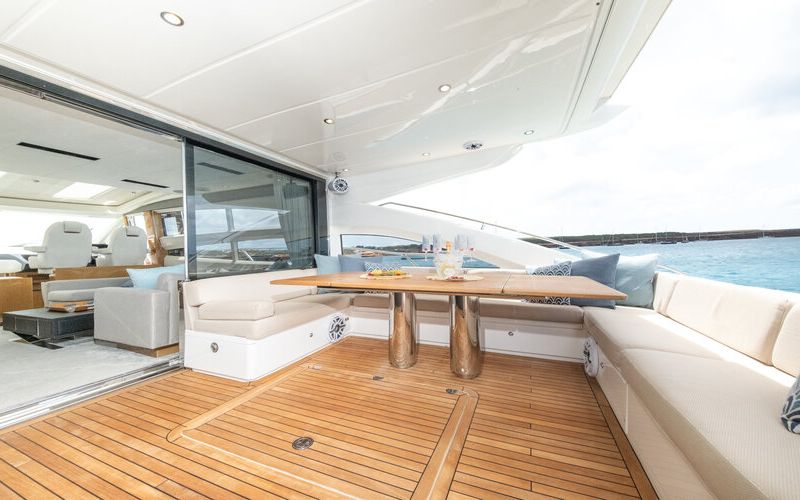 (2015) Princess V72 – BLISS