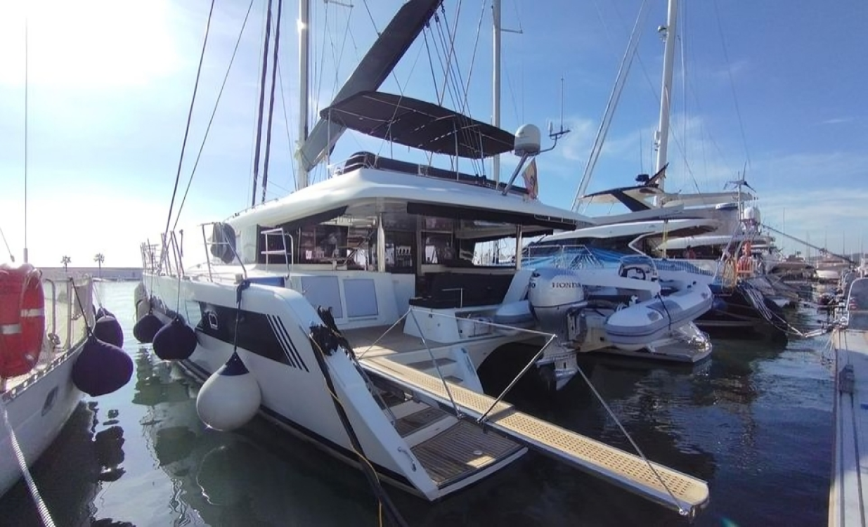 (2012) Lagoon 620 – JARANA