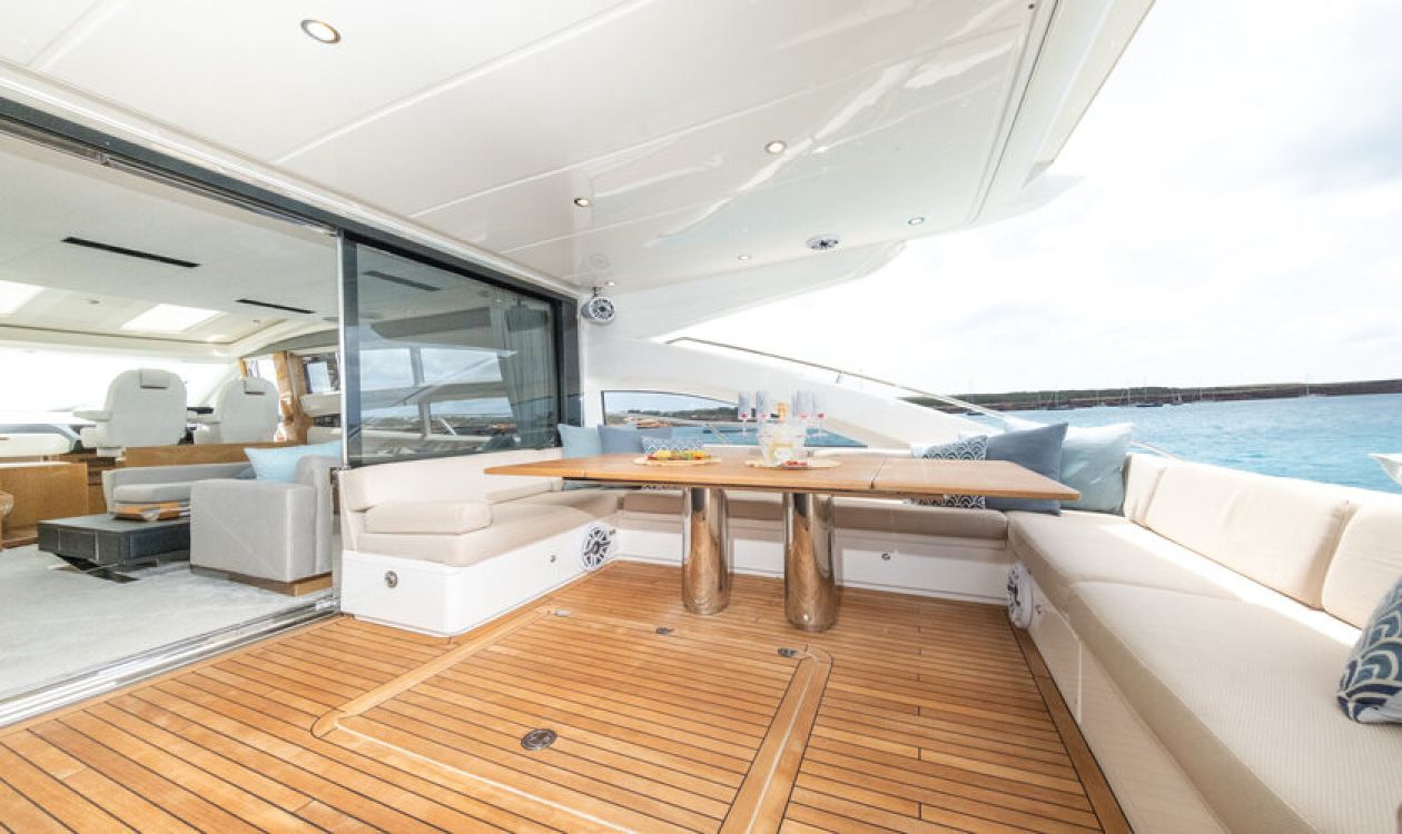 (2015) Princess V72 – BLISS