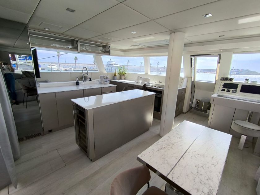 Sunreef 50 Dolphin