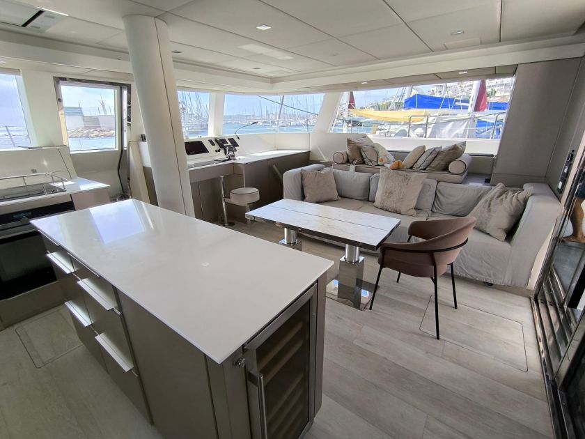 Sunreef 50 Dolphin