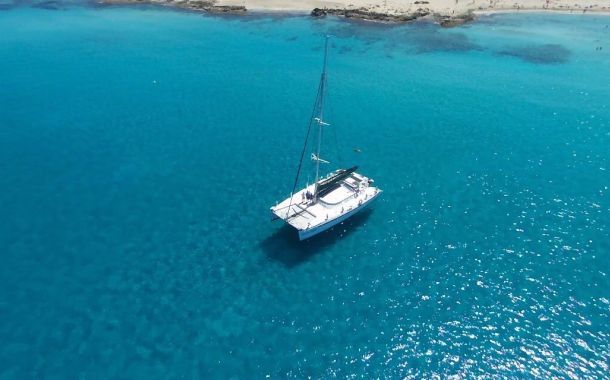 Med Cat Yachts en abierto